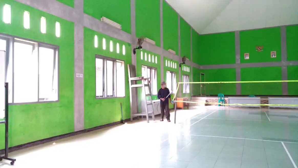 penyemprotan desinfektan desa beji banyumas